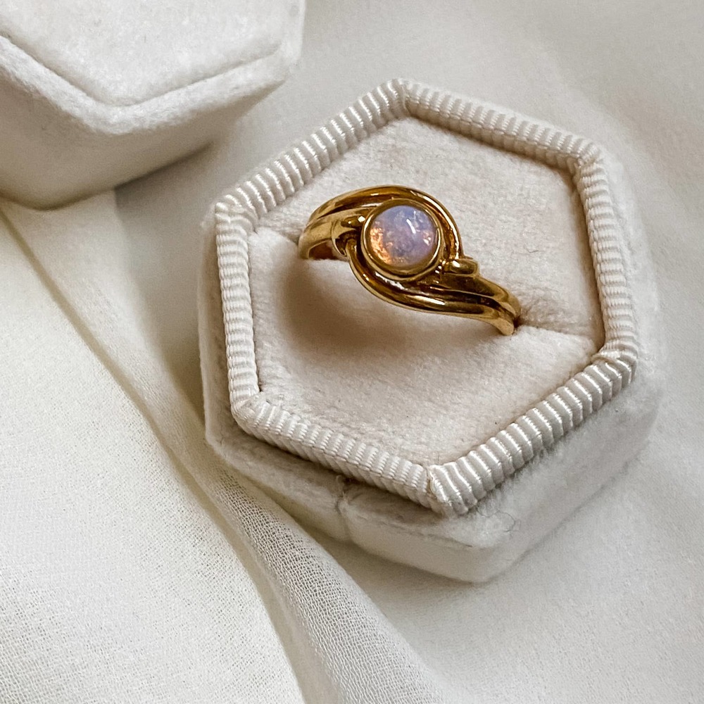 VTG Gold Round Opal Ribbed Ring - Picture 7 of 8